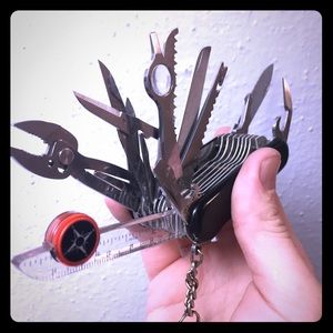 Swiss Army Knife 13 Tools